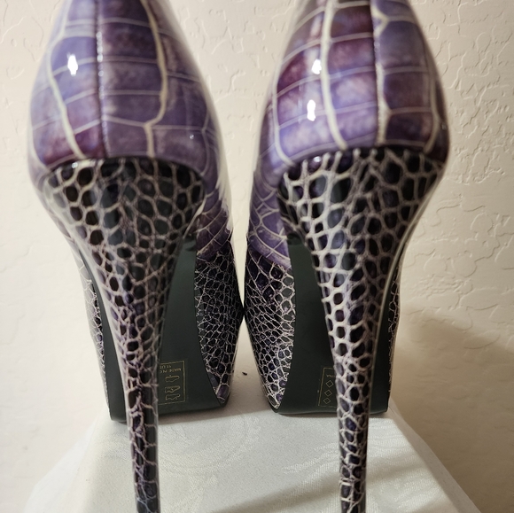 SHOEDAZZLE Tichina Purple Faux Snake print Platforms - Picture 4 of 5